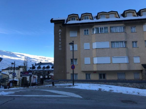 Sierra Nevada ski station - Arttyco. Modern and well located
